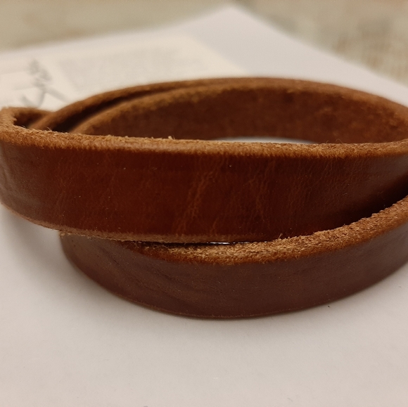 Stash Double Leather Wrist Wrap in Chestnut With Brass Stud Closure NEW UNISEX - Picture 6 of 7